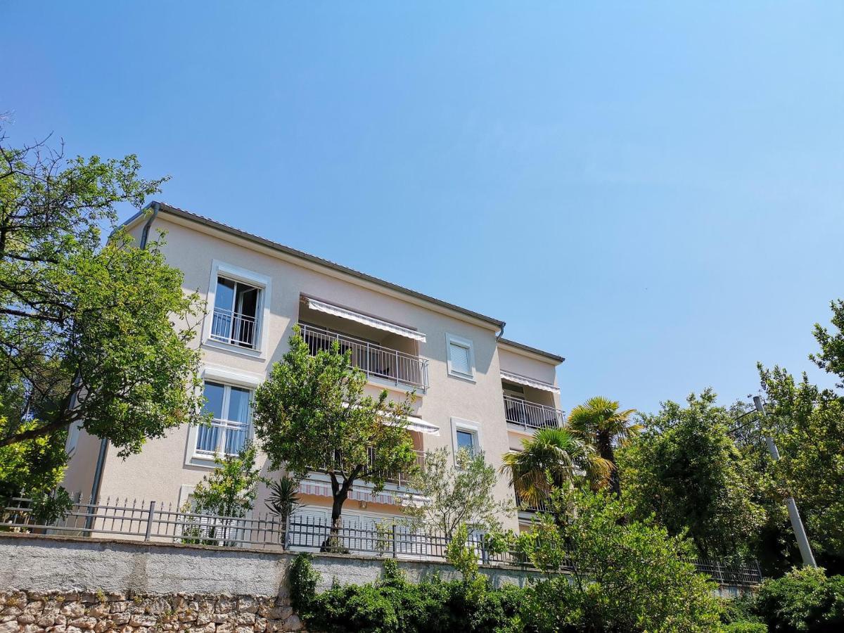 Villa Sara Lux Crikvenica Exteriör bild